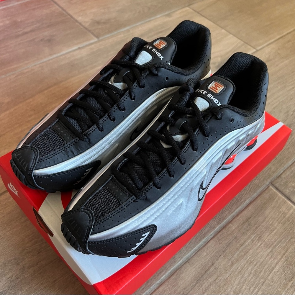 Nike Shox R4